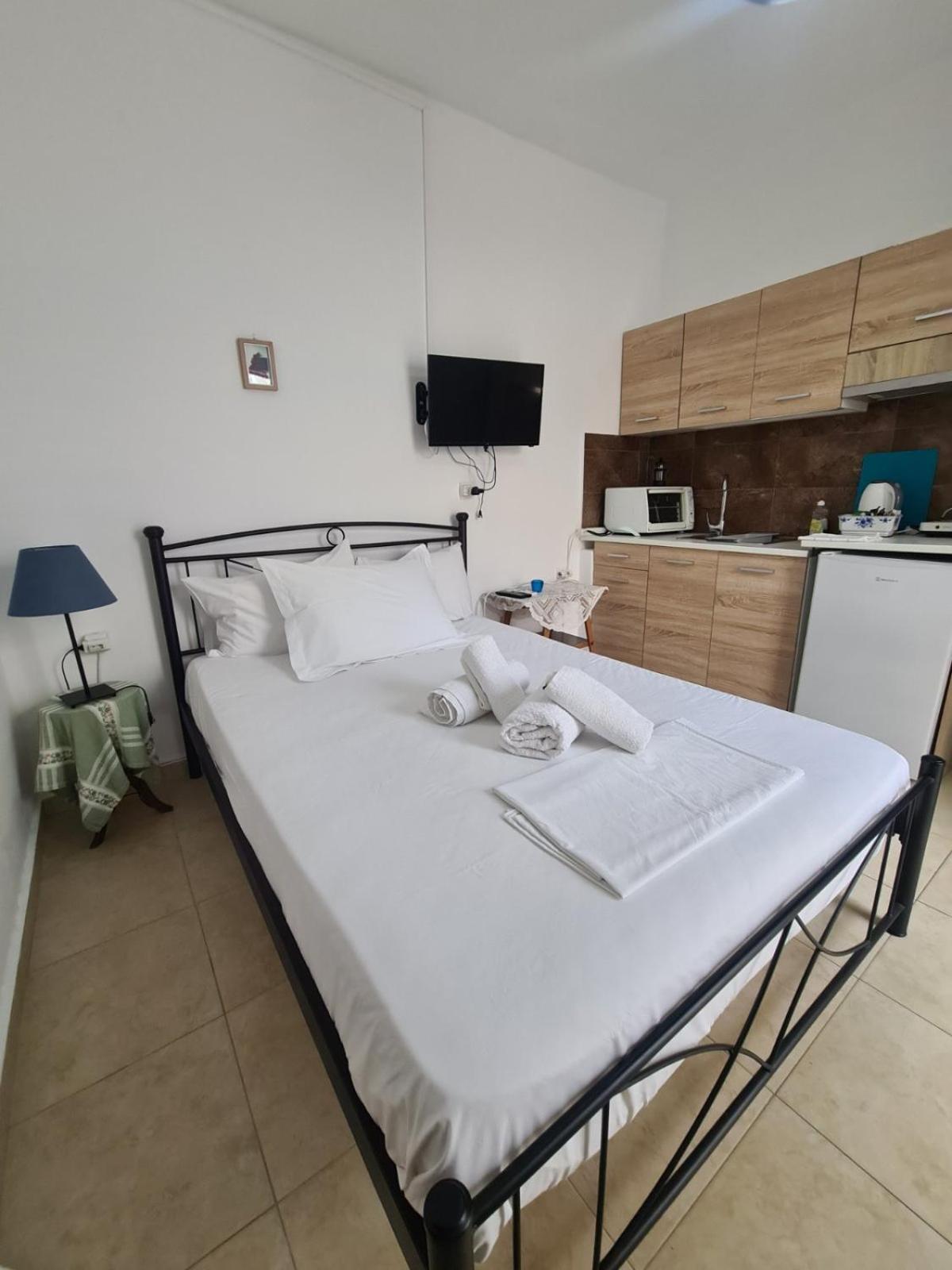 Aithra -Cosy Studio In Centre Of Poros Poros Town Exteriér fotografie