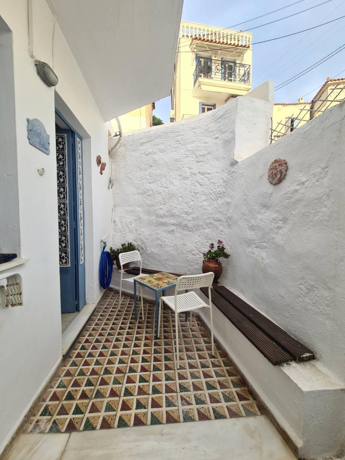 Aithra -Cosy Studio In Centre Of Poros Poros Town Exteriér fotografie